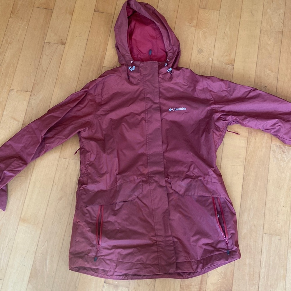 Like new Columbia ski jacket shell!